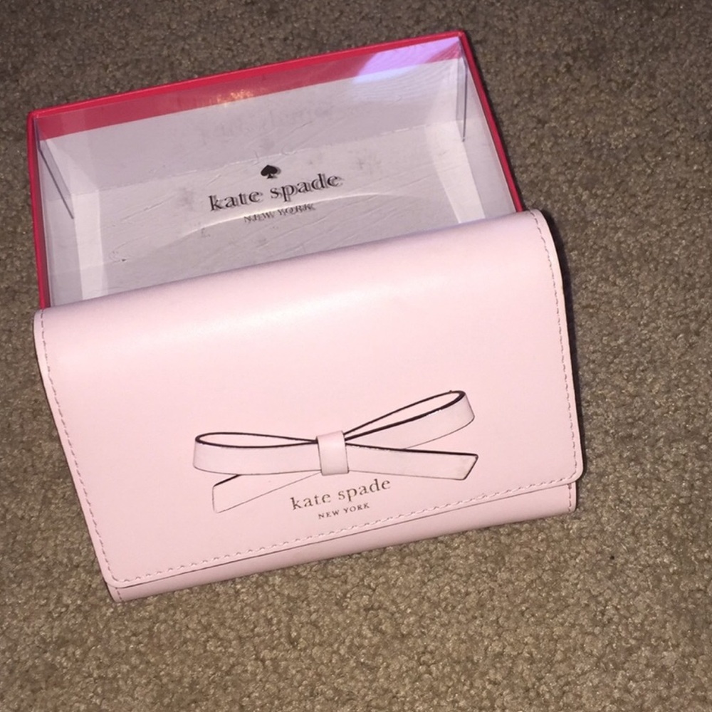 Light pink Kate Spade Sawyer Street Callie Wallet